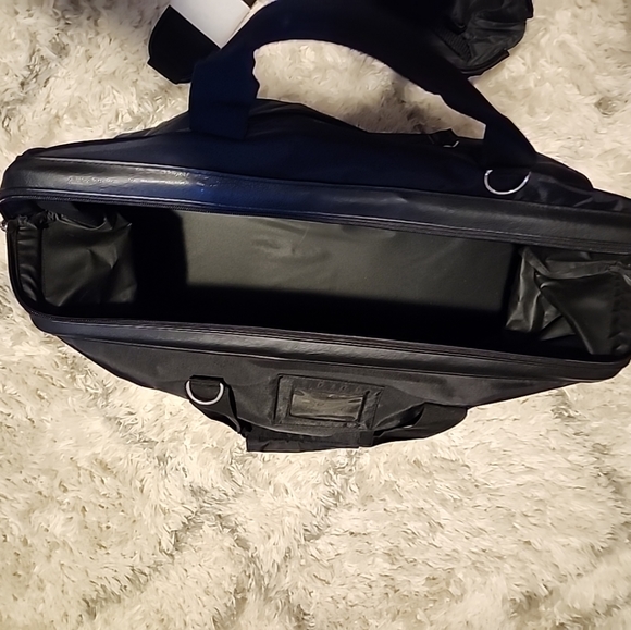 Calvin Klein Detatchable crossbody messenger travel bag w logos, small b… - Picture 5 of 16